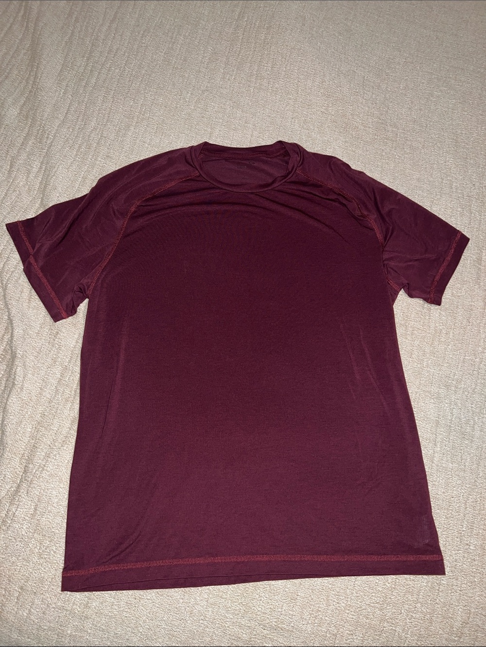 GAP fit Men's Short Sleeve Crew Tee — Maroon
